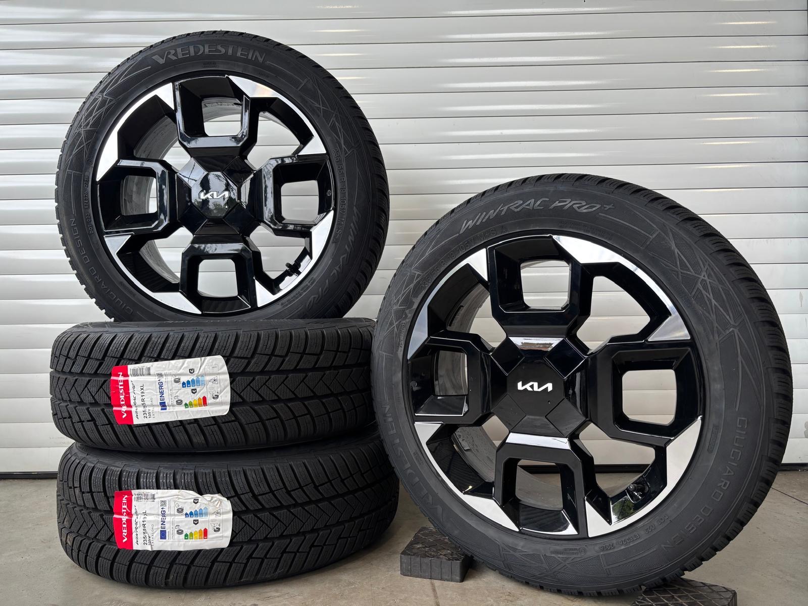 Kia EV5 Winterset 235/55 R19 Vredestein Wintrac pro article_images_0_17922228932136276295.jpg | Auto Sinnema
