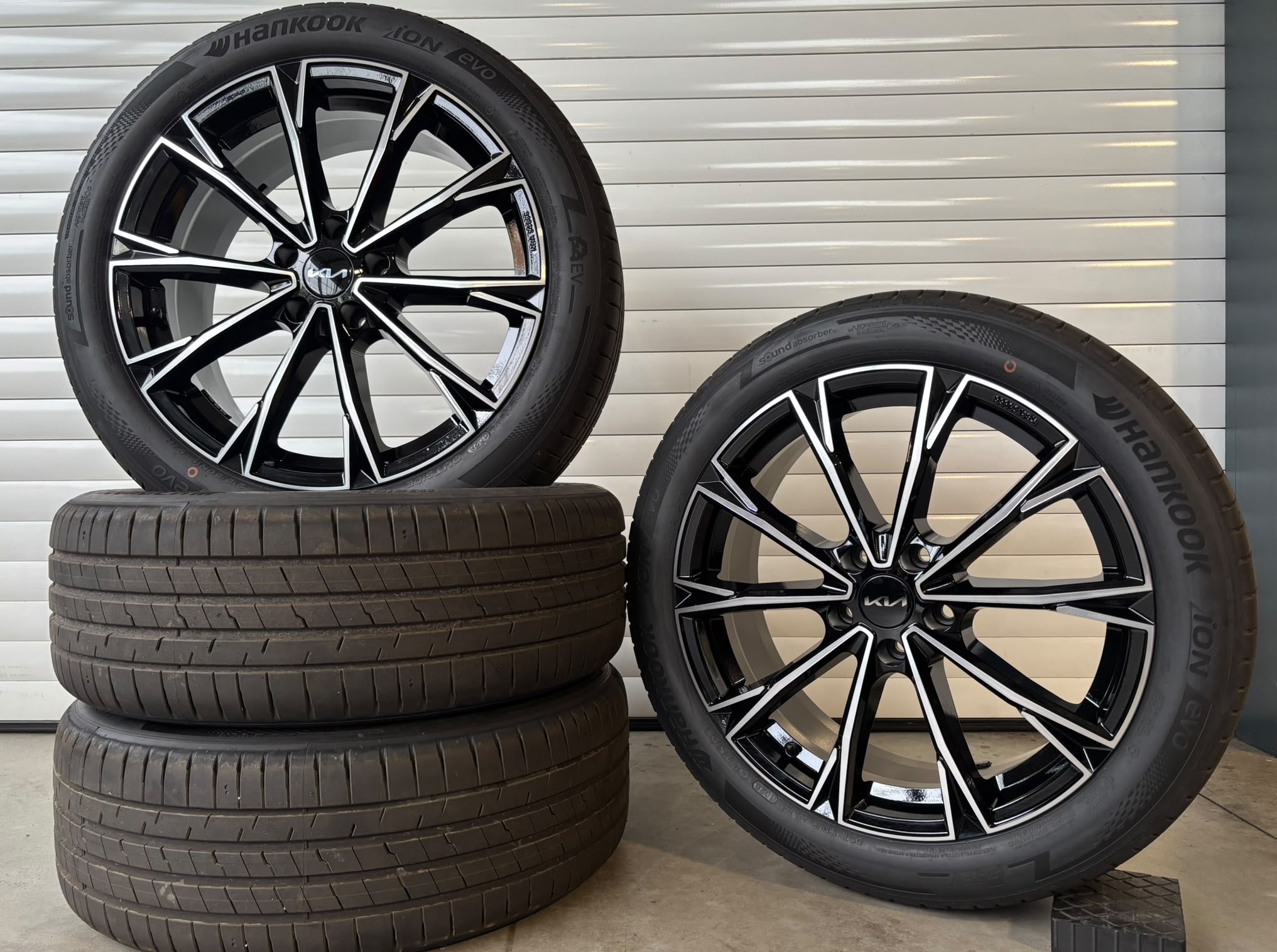 Kia EV3/EV4 Zomerset 215/50 R19 Hankook ion EVO content_image_17921513652142874986.jpg | Auto Sinnema