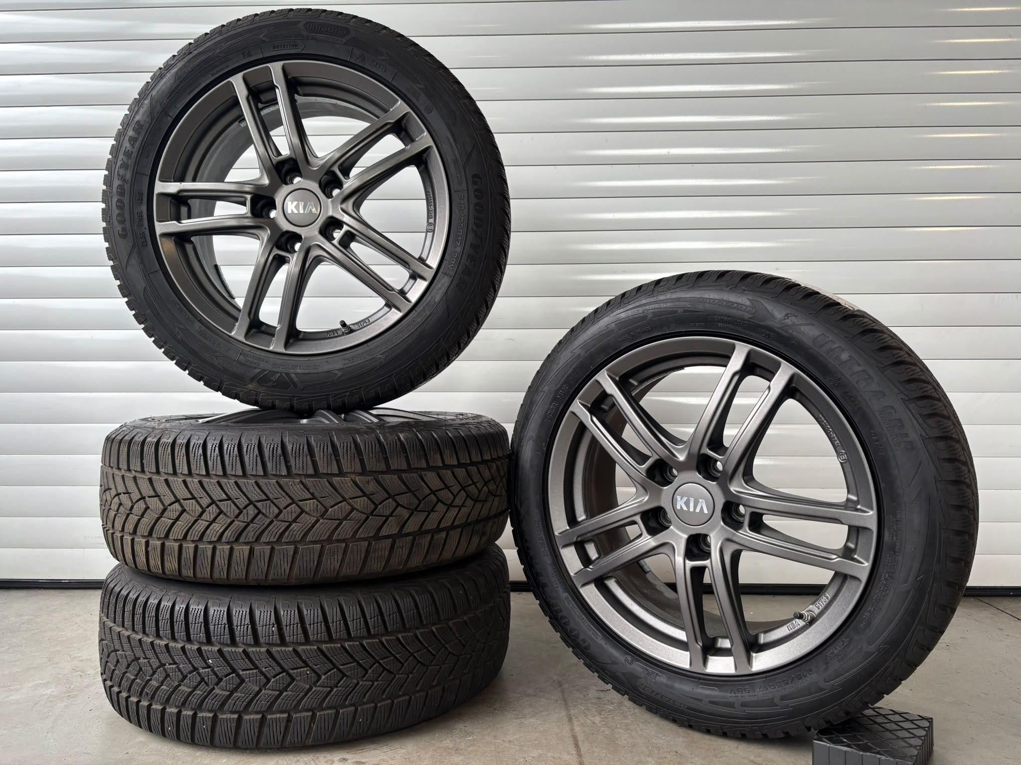 Kia Niro/E-Niro Winterset 215/55 R17 Goodyear Ultra Grip content_image_1792219176284794797.jpg | Auto Sinnema