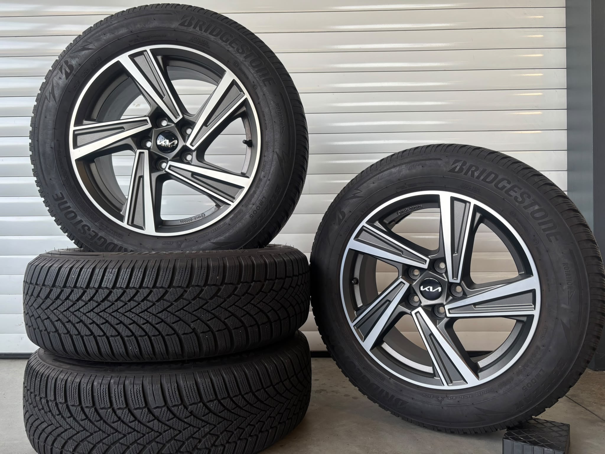 Kia Sportage Winterset 215/65 R17 Bridgestone Blizzak content_image_17922199942026274168.jpg | Auto Sinnema