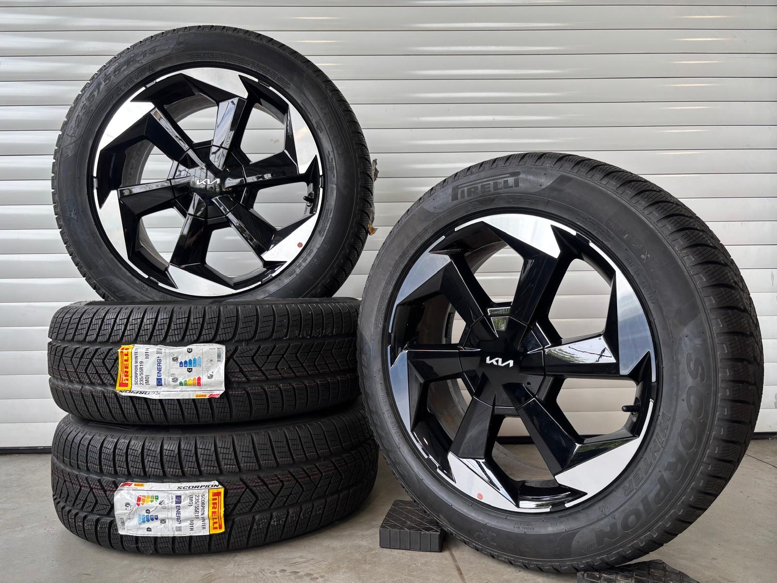 Kia Sorento Winterset 235/55 R19 Pirelli Scorpion Winter content_image_1792223246797946251.jpg | Auto Sinnema